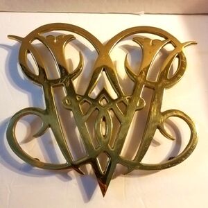 Vintage Williamsburg VA Metalcrafters Queen Ann Cypher Brass Trivet CW10-10 1950